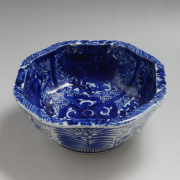 鉢 大鉢 色絵付け 赤絵 明治 大正 蛇の目 鳳凰 草文様 赤絵ト草梅鉢紋 角形特大湯呑 | 陶器屋 飛龍