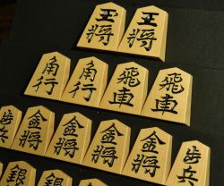 月山作　水無瀬　彫駒