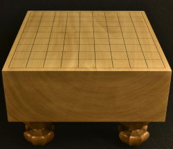 将棋盤　本桂40号　松印 手彫脚付き