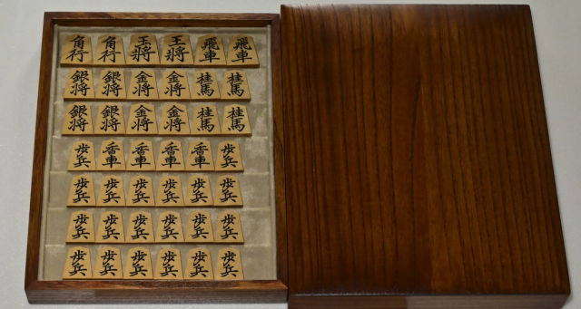 将棋駒 大竹竹風作 菱湖 天然木虎斑 極上