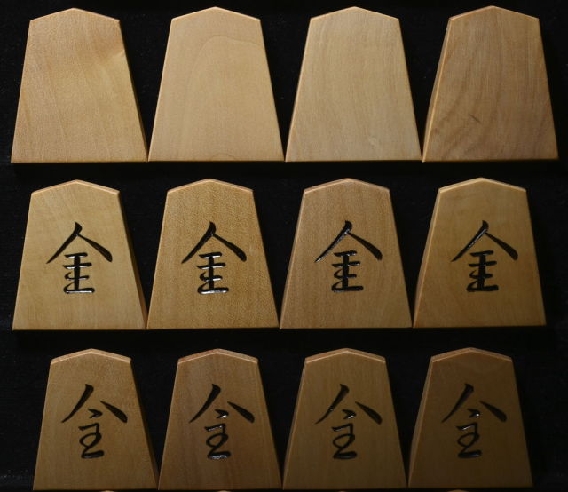 貴重　本場中国旧墨　中国古墨 中国将棋象棋の駒墨 赤・緑３２個 貴重 本場中国旧墨 中国古墨 中国将棋象棋の駒墨 赤・緑