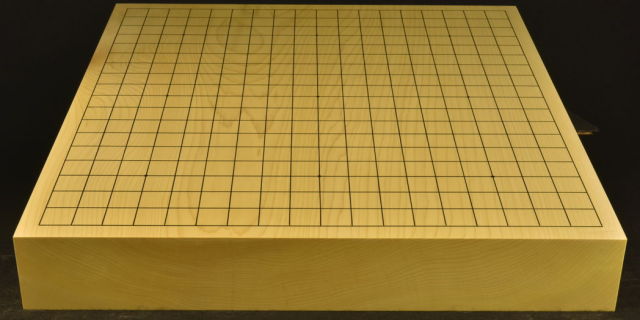 本榧　卓上碁盤　一枚板　天地柾 1寸9 高級　碁盤 KMT039】九州山地産本榧 天地柾 一枚盤 卓上碁盤 | 日向碁盤碁石