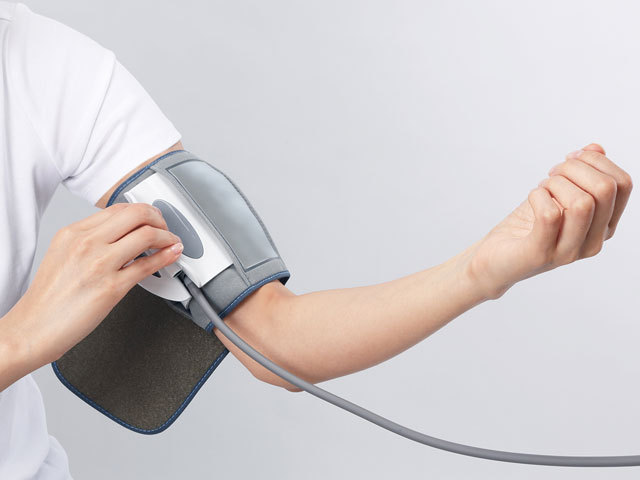 デジタル上腕式血圧計 BP-223