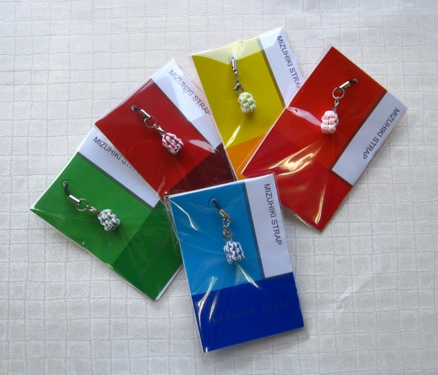 キューブ型ストラップ