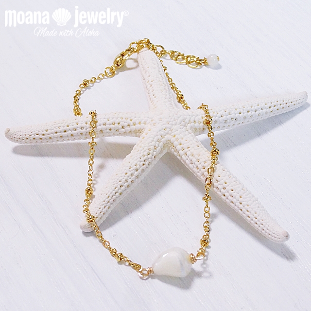 moana_a26　ゴールドデザインチェーンのマザーオブパールアンクレット