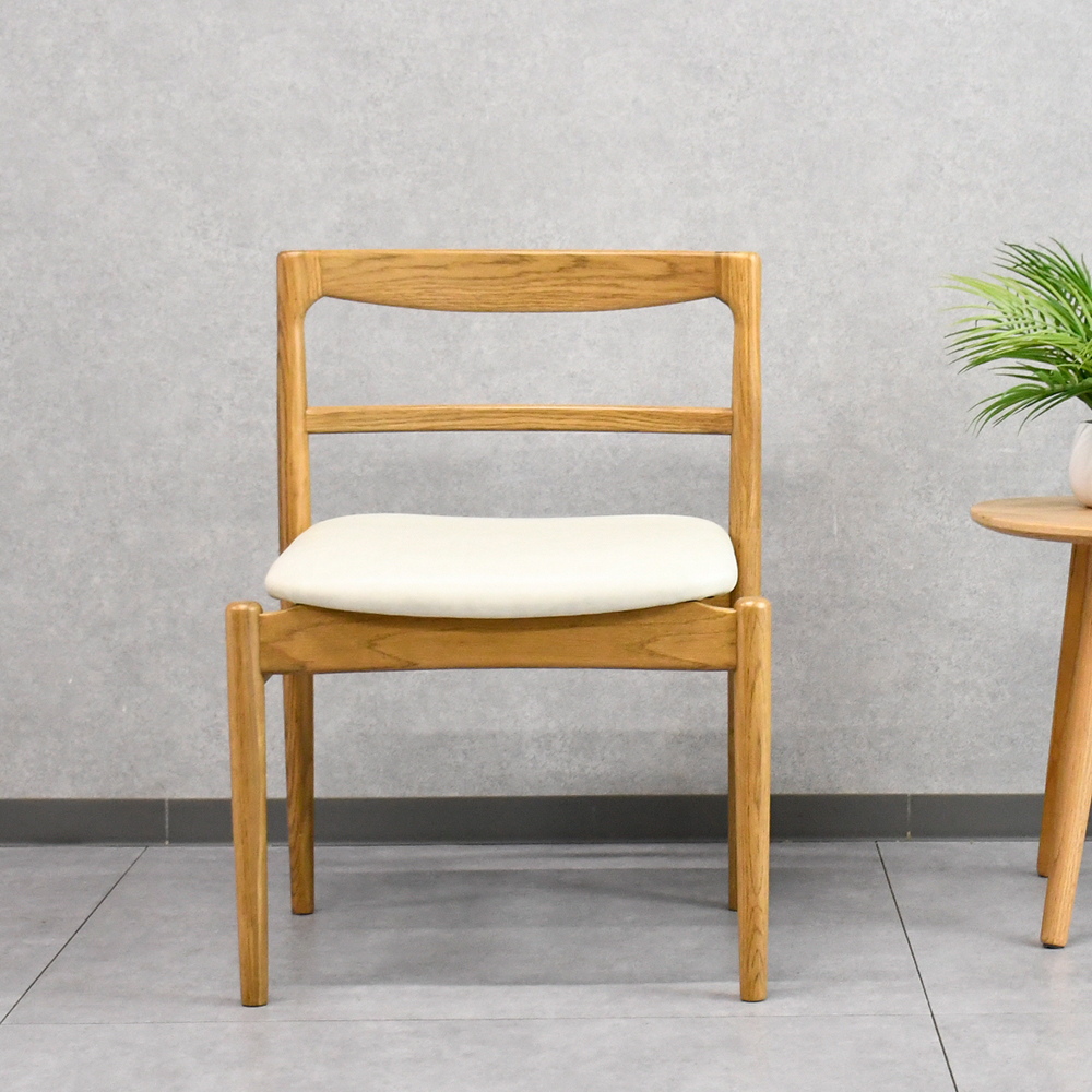 【アウトレット商品】 北欧スタイル無垢材ダイニングチェア