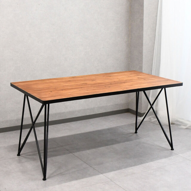 天然木無骨なインダストリアルスタイル150cm幅ダイニングテーブル