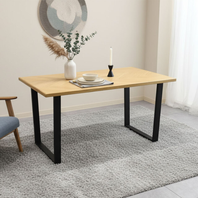 【新品アウトレット】135cm幅のヘリンボーン柄のオーク突き板のダイニングテーブル OL24D