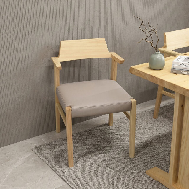 洗濯のできる ひのき無垢材ダイニングチェア テーブルに引っ掛けられる カバーリング