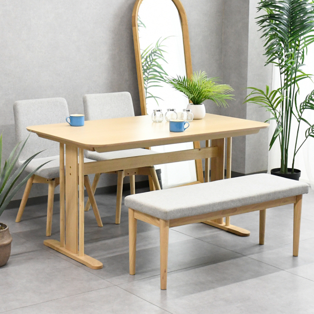 オーク材 ダイニング４点セット 135cm幅のゆったりしたサイズのダイニングテーブル 回転椅子 チェア