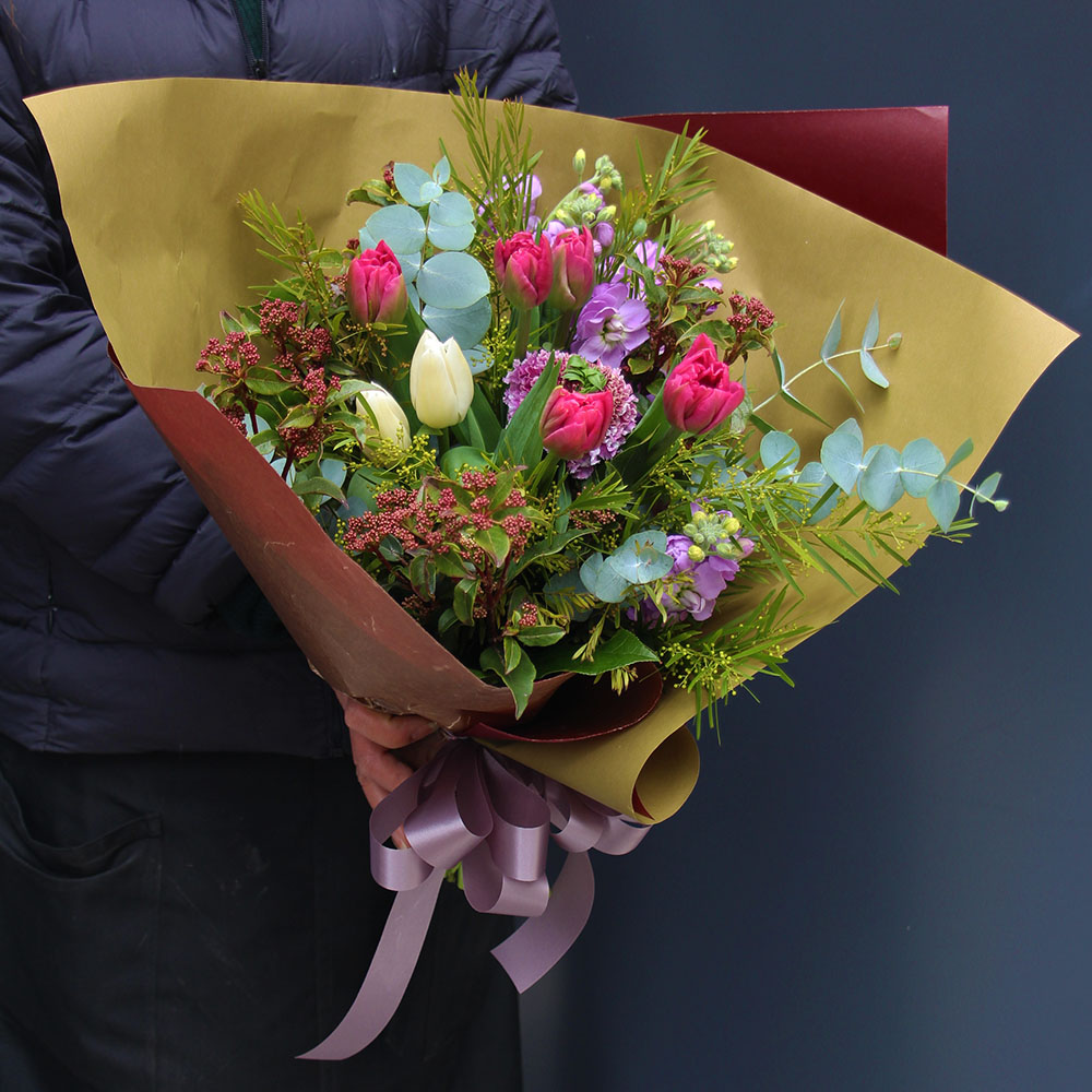 チューリップのナチュラルな花束5500円 税込