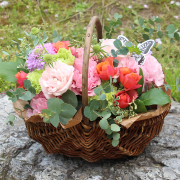 バスケットフラワーアレンジメント8800円（税込）