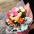 あったかカラーローズミックス花束5500円（税込）