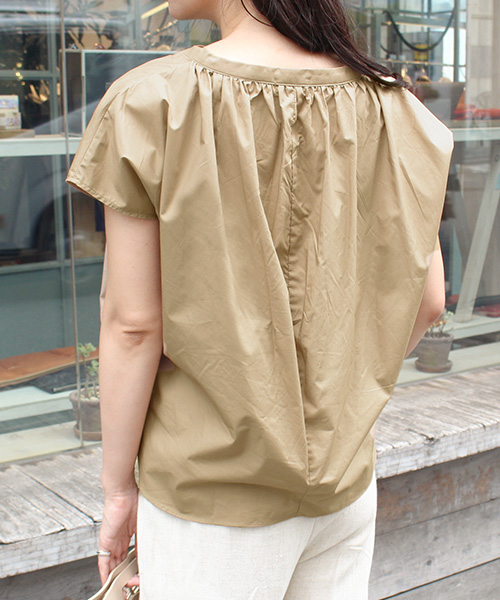 MACHATT × very バックボタンギャザーブラウス　ベージュ mw00214.jpg