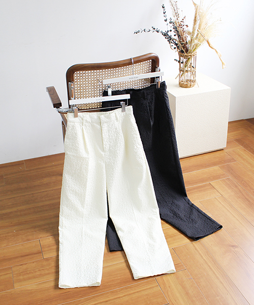 美品 45R 麻世妙ダックのシャルロットパンツ 2 ホワイト 45R（フォーティファイブアール）の「麻世妙ダックの