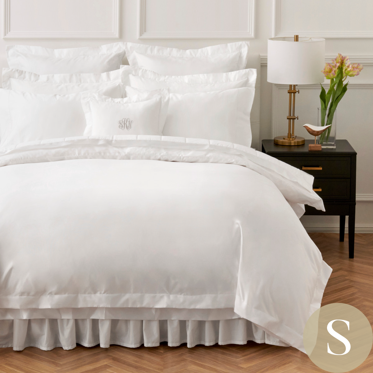 モダンな寝室に｜上質な掛け布団カバーは高級シーツ・高級枕を取り扱う