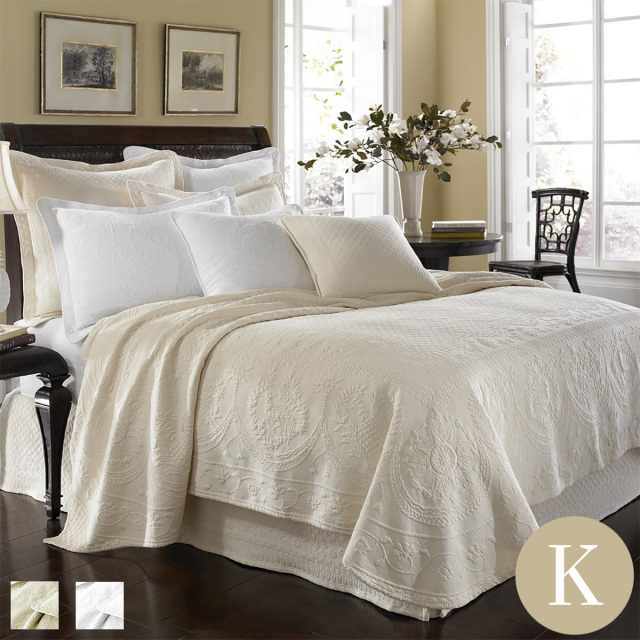 ベッドルームを簡単模様替え 人気のベッドカバーはホテルライクインテリアで