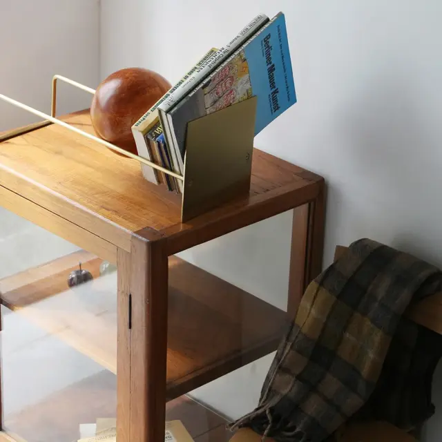 HERE by DETAIL / スロープブックエンド / ゴールド