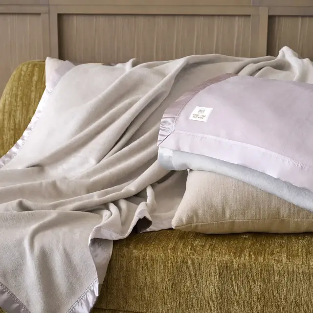 silkblkt01_4.webp?t=20260508120123