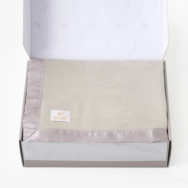 【ギフトBOX入り】 シルクブランケット