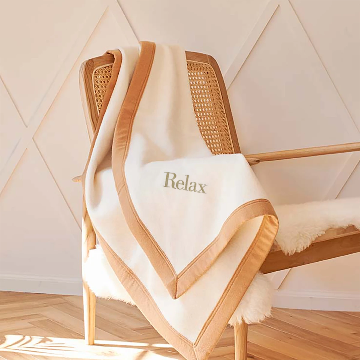 ブラックのブランケット・高級ウール 毛布 | シングル | 140×190cm