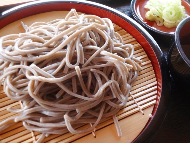 黒挽きそば 生めん 3人前 たねるや