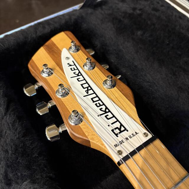 Rickenbacker 330W Walnut