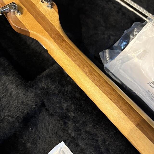 Rickenbacker 330W Walnut