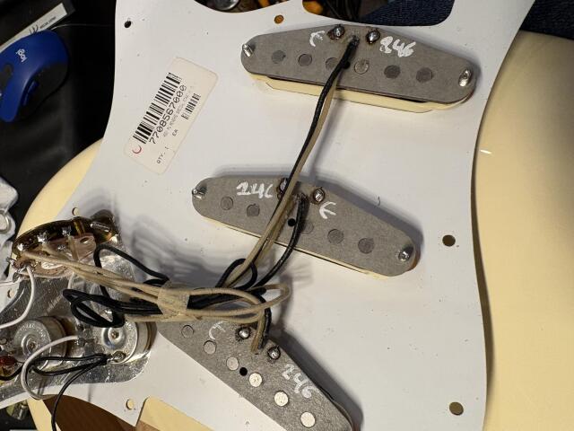 Fender Jimi Hendrix Stratocaster Olympic White