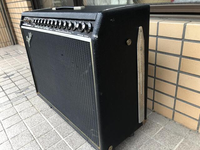 Fender SUPER TWIN REVERB