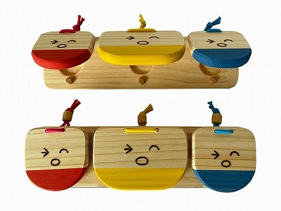 木のおもちゃ、三連カスタくん