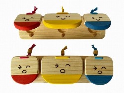 木のおもちゃ、三連カスタくん