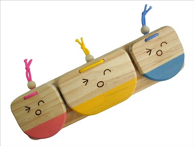木のおもちゃ、三連カスタくん