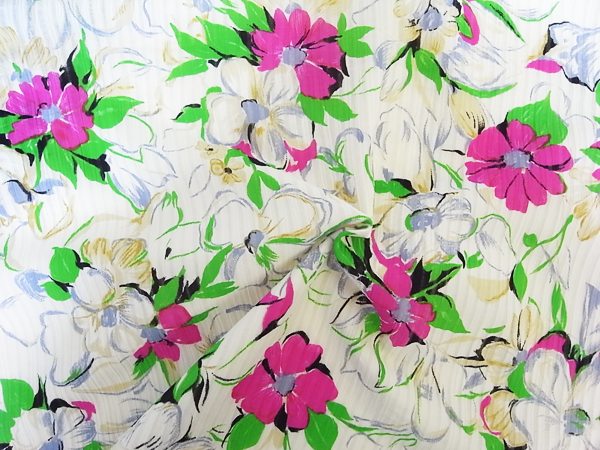 スイス製輸入生地　【ピュアコットン楊柳】　花柄プリント/1着分:2.4m