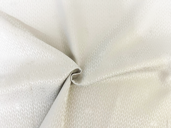 イタリア製輸入生地　【Valentino/ヴァレンチノ社】　ピュアシルク/ロゴジャガード織/1着分2.6m