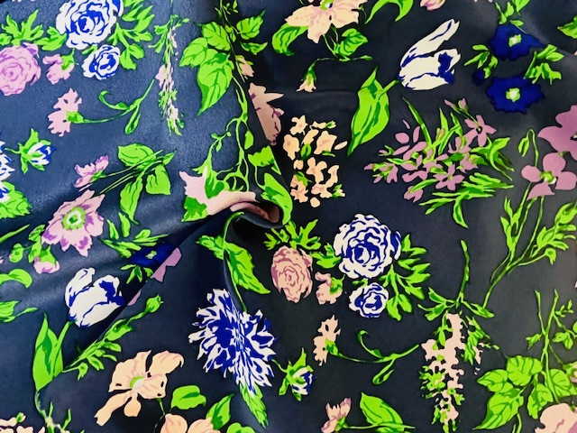 イタリア製生地　【ピュアヘビーシルク】　花柄プリント/1着分2.6m
