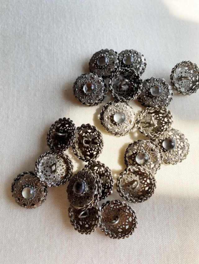 (M-1)ヴィンテージ シルバーレースボタン クリスタル付き 18mm　