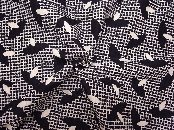 イタリア製輸入生地　【 シルクウール 】 抽象柄プリント/１着分2,5m