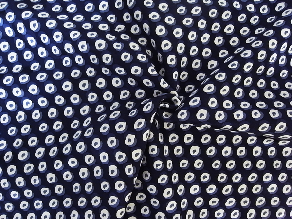 イタリア製輸入生地　【elegance/エレガンス社】　ピュアシルクプリント/1着分2,4m