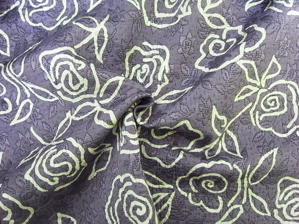 イタリア製輸入生地　【 シルクウールフクレ織 】 花柄プリント/１着分2,6m