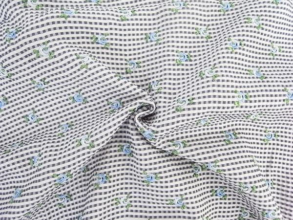 スイス製輸入生地 【シルクサッカー】 / 小花エンブロイダリー/1,8m