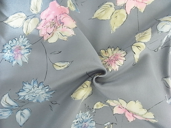 イタリア製輸入生地　【GIVENCHY/ジバンシー社】　ピュアシルク楊柳/花柄プリント/1着分2,7m