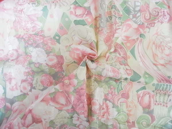 イタリア製輸入生地 【VERSACE(ヴェルサーチ)】ピュアシルク花柄プリント/1,6m