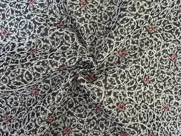 スイス製輸入生地 【GIVENCHY/ジバンシィ 】 コットンエンブロイダリー/1着分2.5m