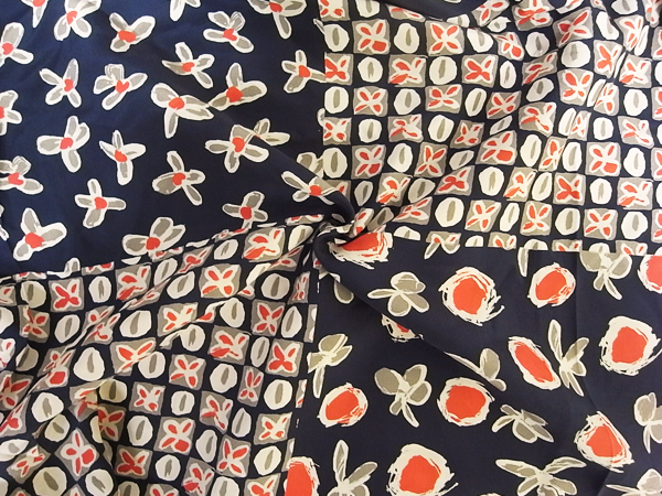 イタリア製輸入生地【ピュアシルク】/パッチワーク風柄プリント/1着分2,6m