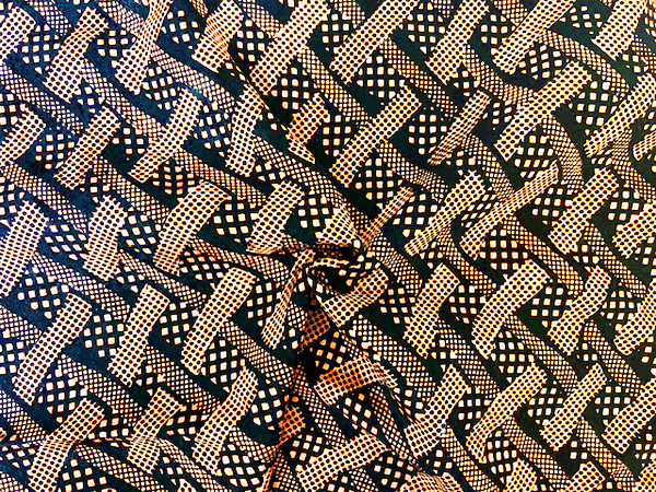 イタリア製輸入生地　【GANDINI/ガンディーニ社】　ピュアシルクプリント/1着分2,7m