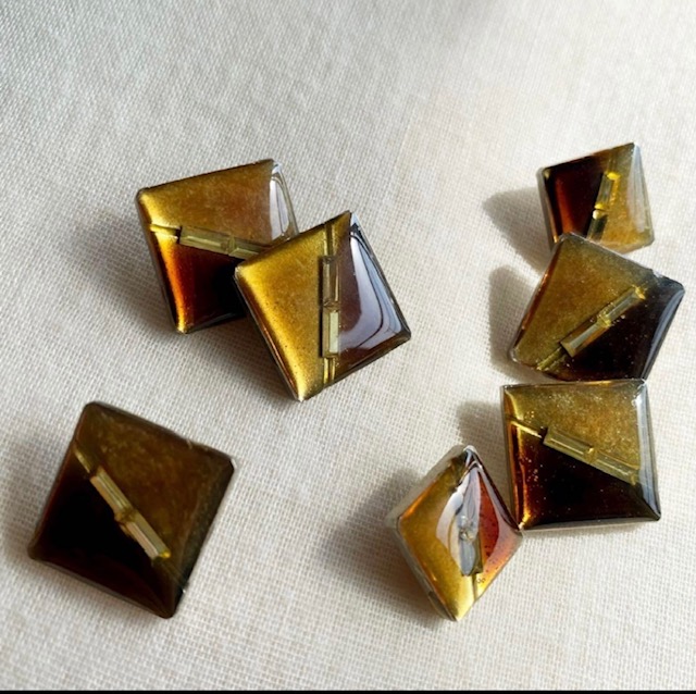 (M-8)ヴィンテージ レジンボタン 琥珀＆マスタードイエロー