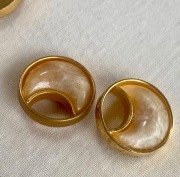 (M-17)ヴィンテージ・アンティーク 月モチーフ ゴールドボタン