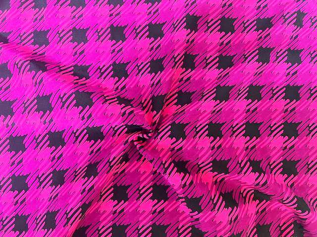 イタリア製輸入生地【ピュアシルク】/千鳥柄プリント/1着分2,9m