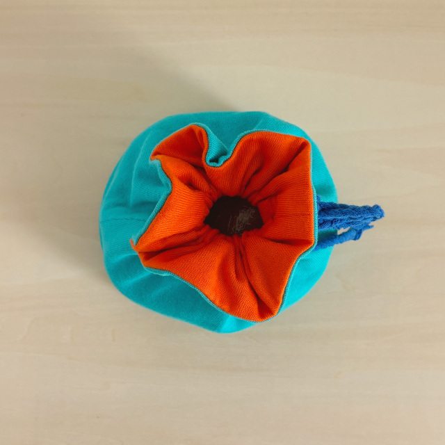 MI:IRO／Kinchaku（キンチャク）／MINT × ORANGE × MEDIUM BLUE